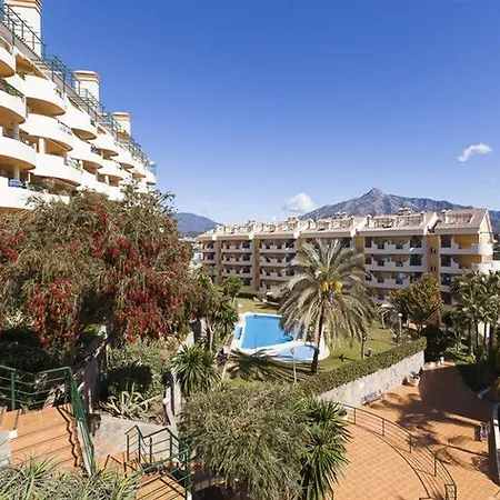 Señorío De Aloha Apartahotel